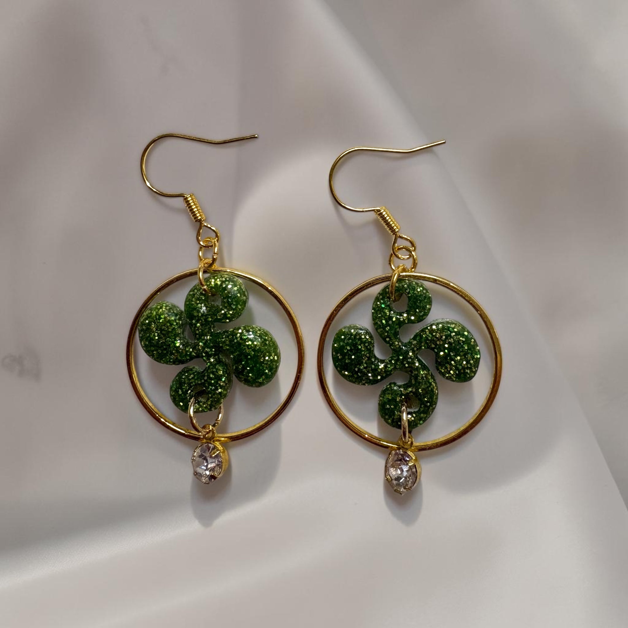 Boucles d'oreilles Croix Basque - Vert Clair Pailleté