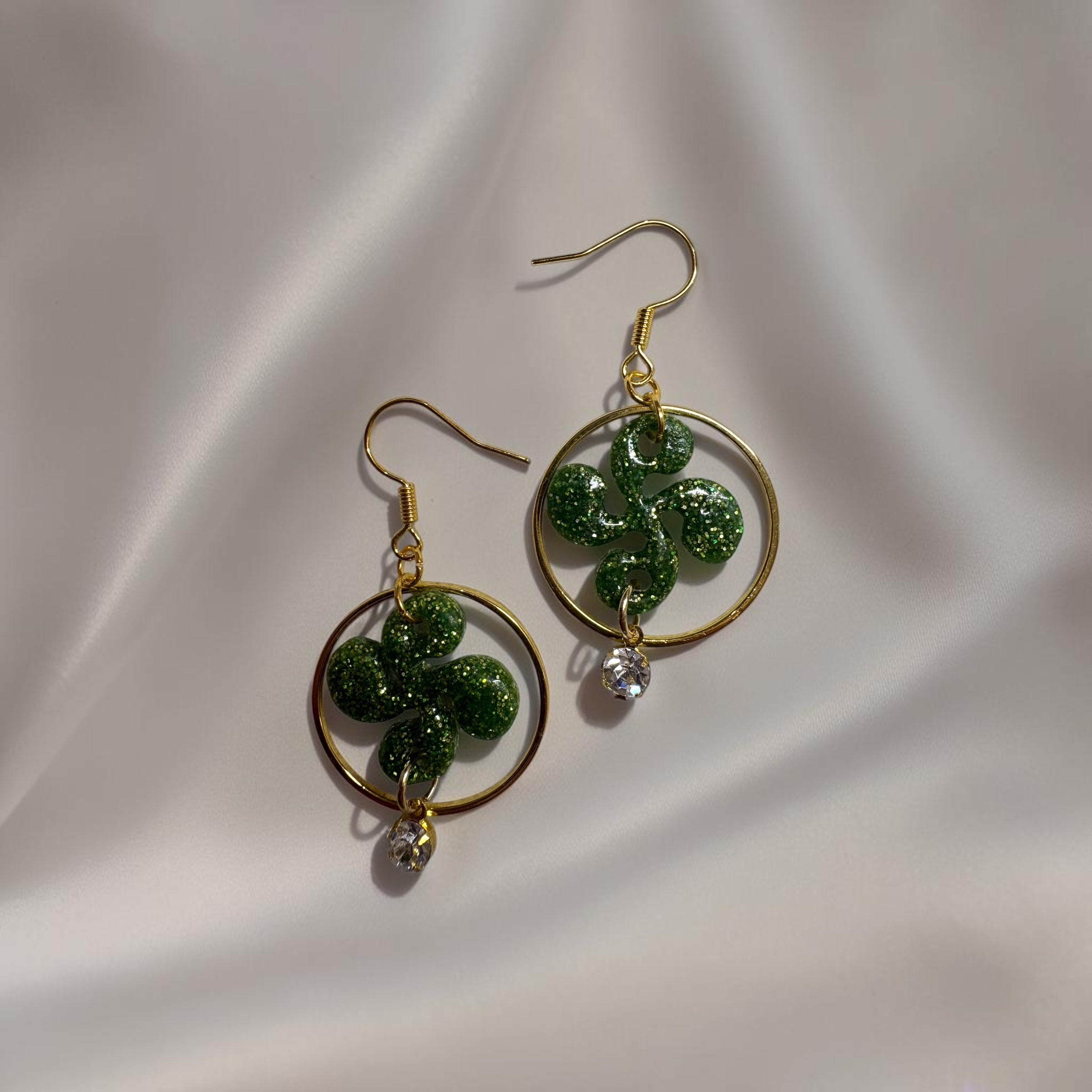 Boucles d'oreilles Croix Basque - Vert Clair Pailleté