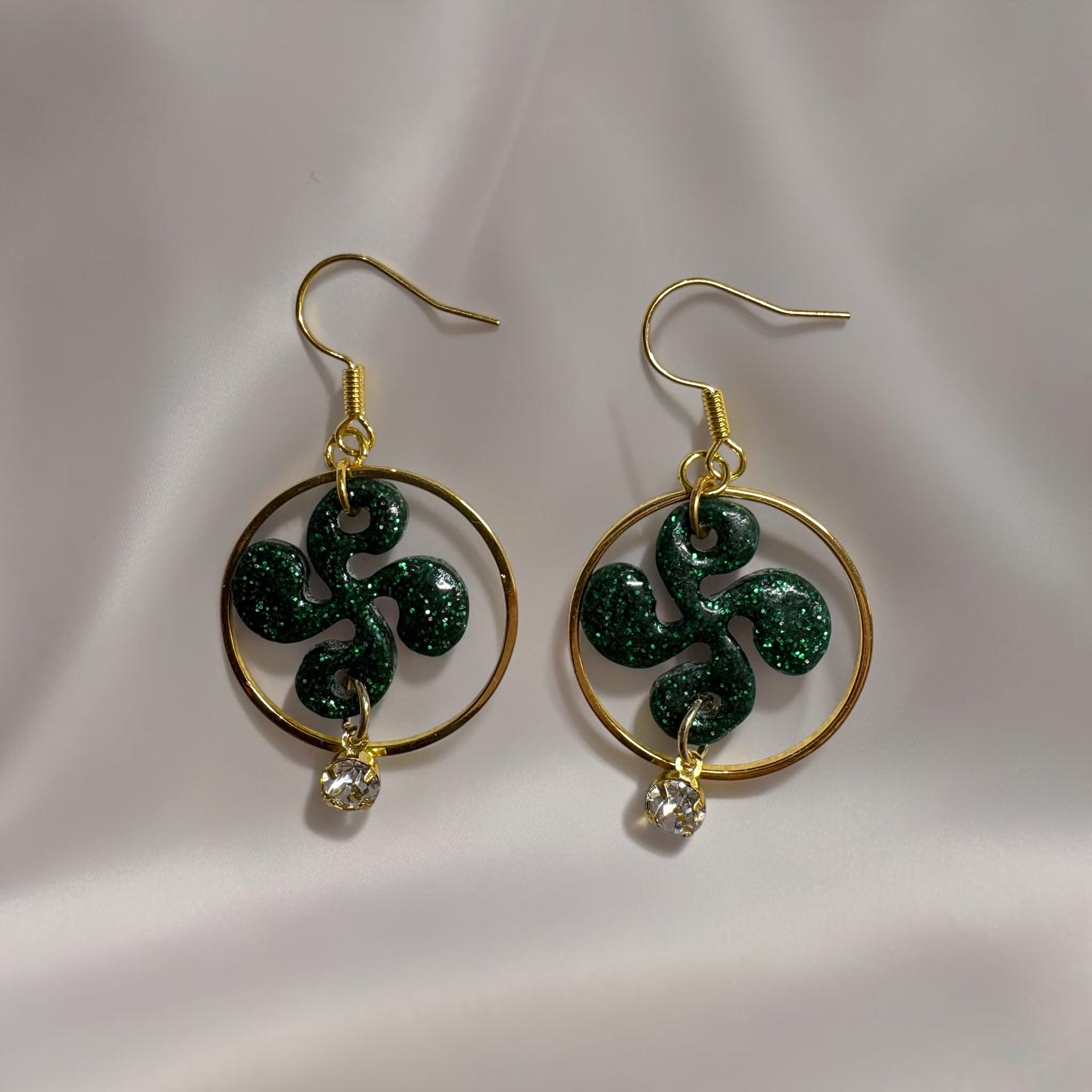 Boucles d'oreilles Croix Basque - Vert Emeraude Pailleté